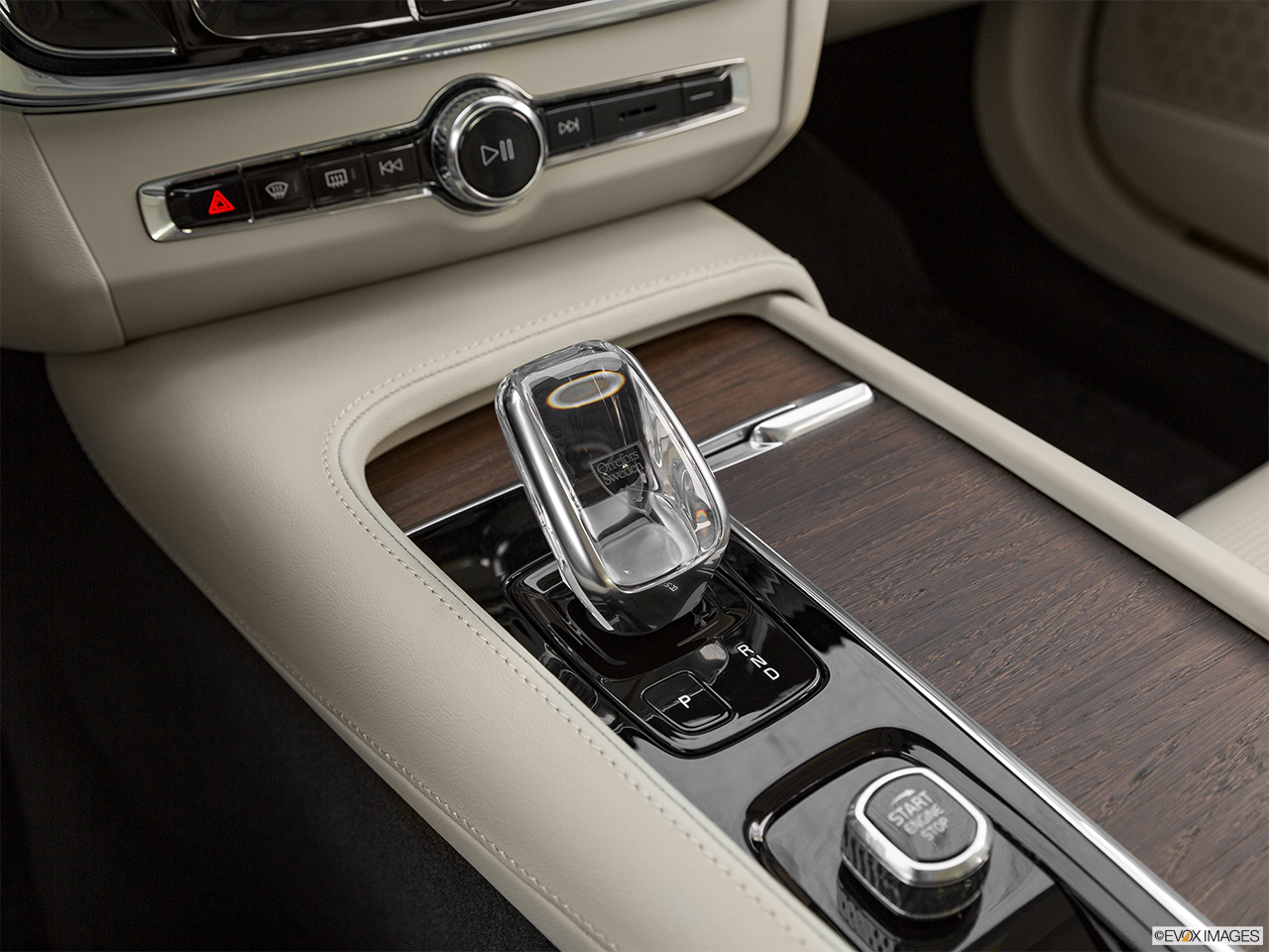 2023 Volvo S90 photo